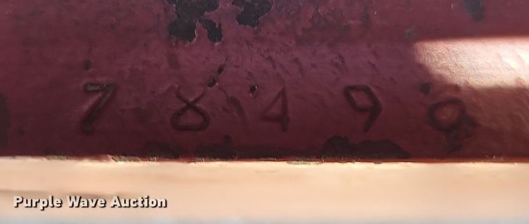 image for item DO2831 1976 Allis Chalmers 7040  tractor