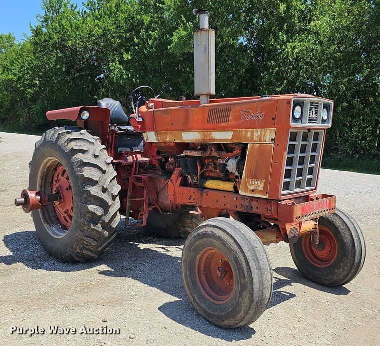 image for item DO2832 1971 International Farmall 1466  tractor