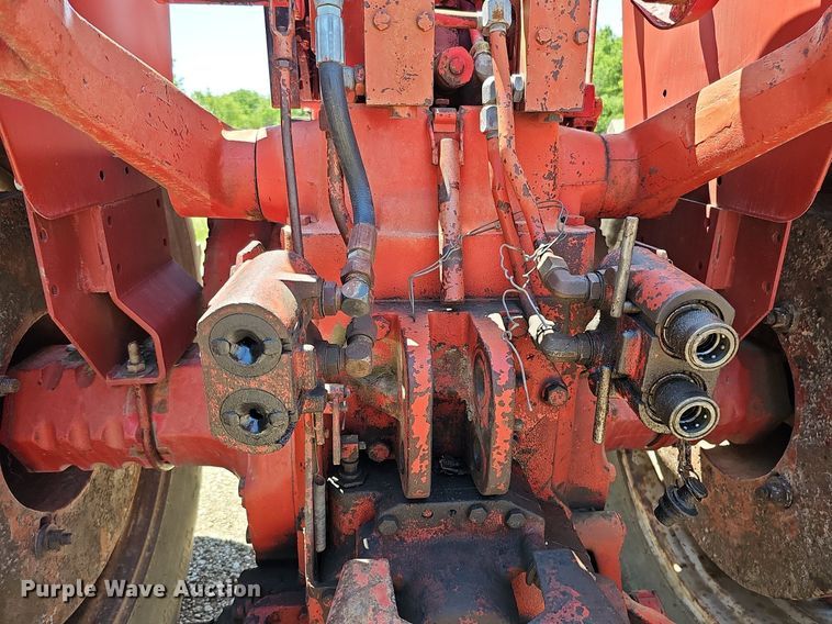 image for item DO2832 1971 International Farmall 1466  tractor