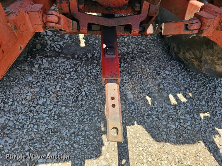 image for item DO2832 1971 International Farmall 1466  tractor