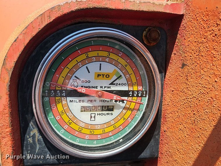 image for item DO2832 1971 International Farmall 1466  tractor