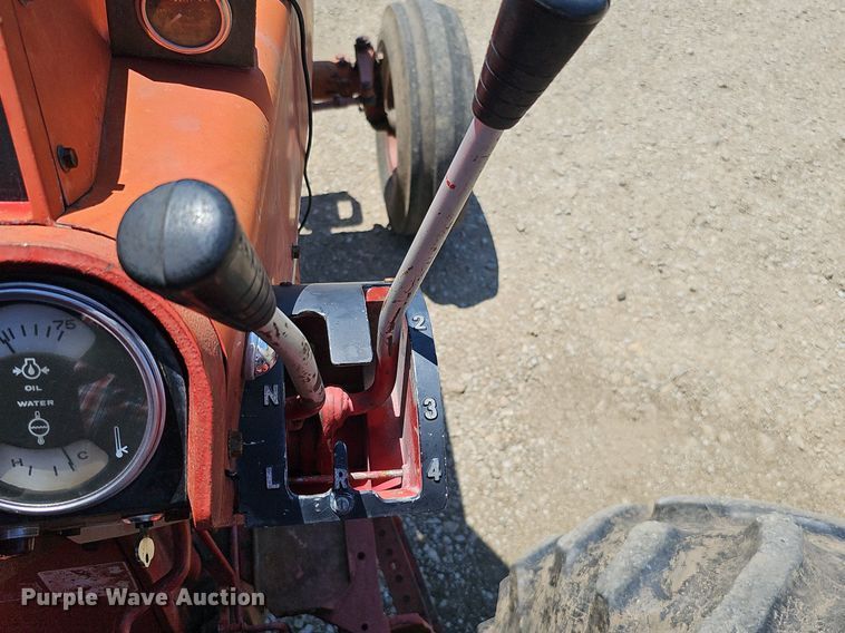 image for item DO2832 1971 International Farmall 1466  tractor