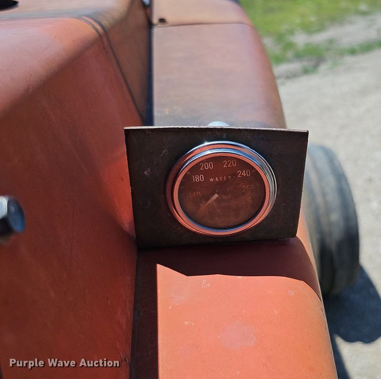 image for item DO2832 1971 International Farmall 1466  tractor