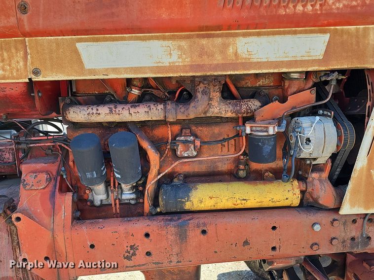 image for item DO2832 1971 International Farmall 1466  tractor