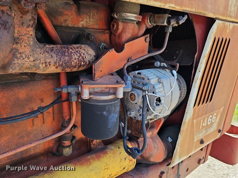 image for item DO2832 1971 International Farmall 1466  tractor