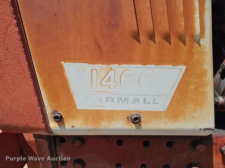 image for item DO2832 1971 International Farmall 1466  tractor