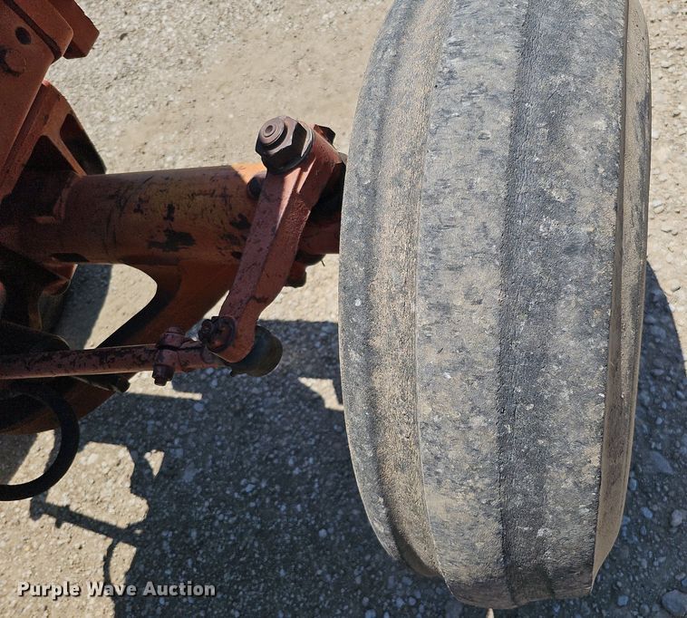 image for item DO2832 1971 International Farmall 1466  tractor