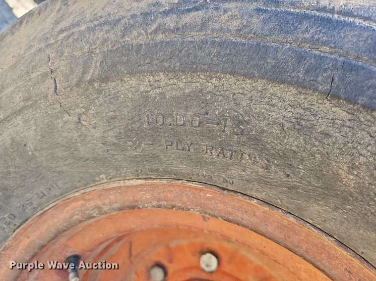 image for item DO2832 1971 International Farmall 1466  tractor