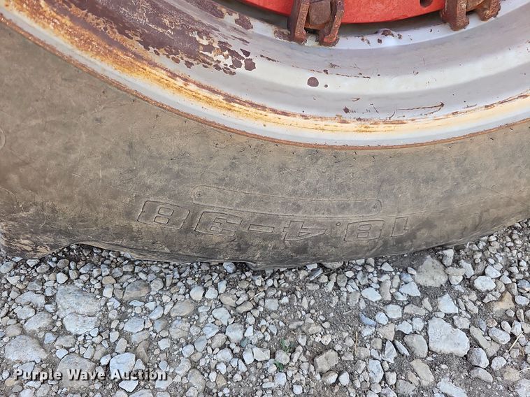 image for item DO2832 1971 International Farmall 1466  tractor