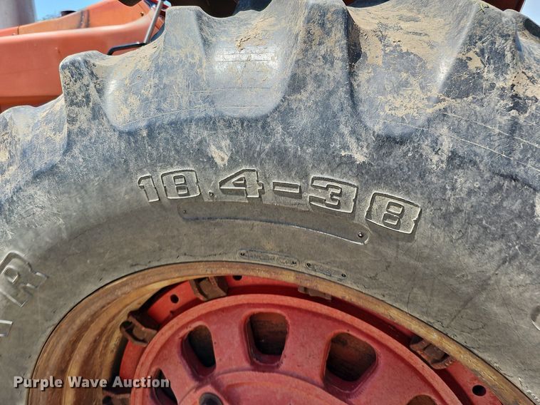 image for item DO2832 1971 International Farmall 1466  tractor