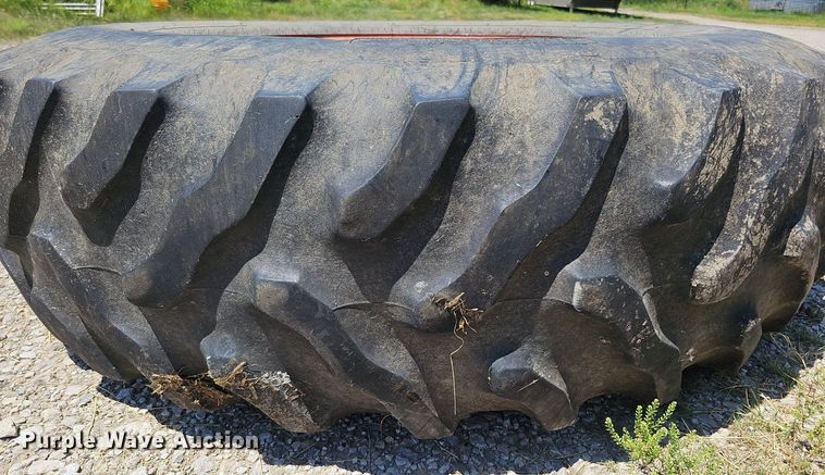 image for item DO2832 1971 International Farmall 1466  tractor