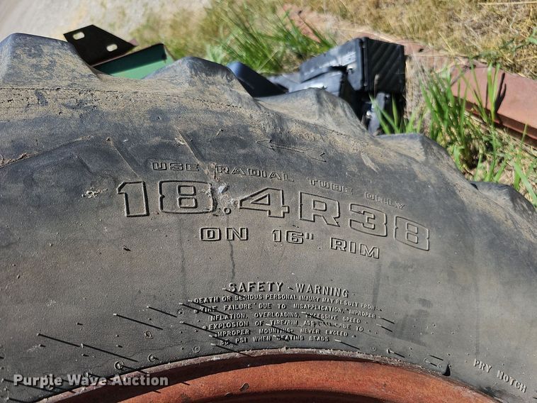 image for item DO2832 1971 International Farmall 1466  tractor