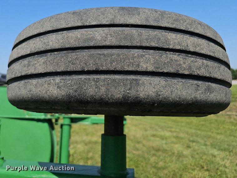 image for item DO2851 John Deere MX15 batwing rotary mower