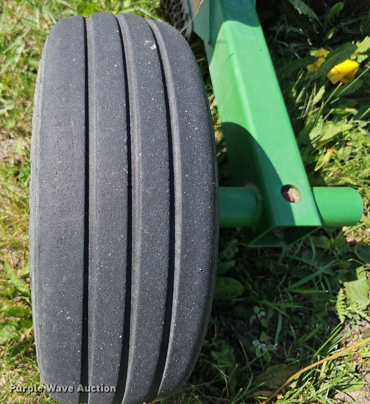 image for item DO2851 John Deere MX15 batwing rotary mower