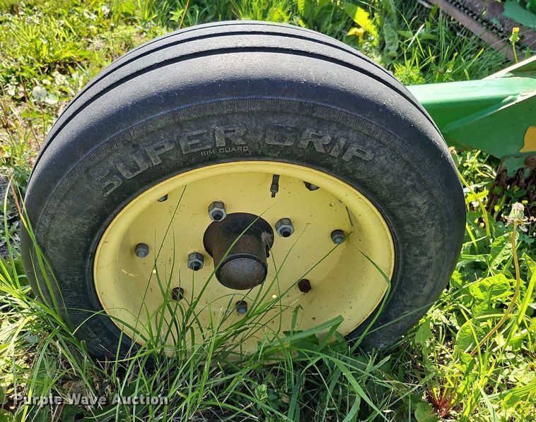 image for item DO2851 John Deere MX15 batwing rotary mower