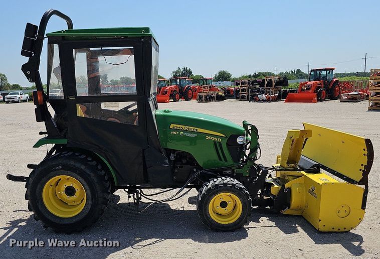 image for item DO2853 2015 John Deere 2025R  tractor