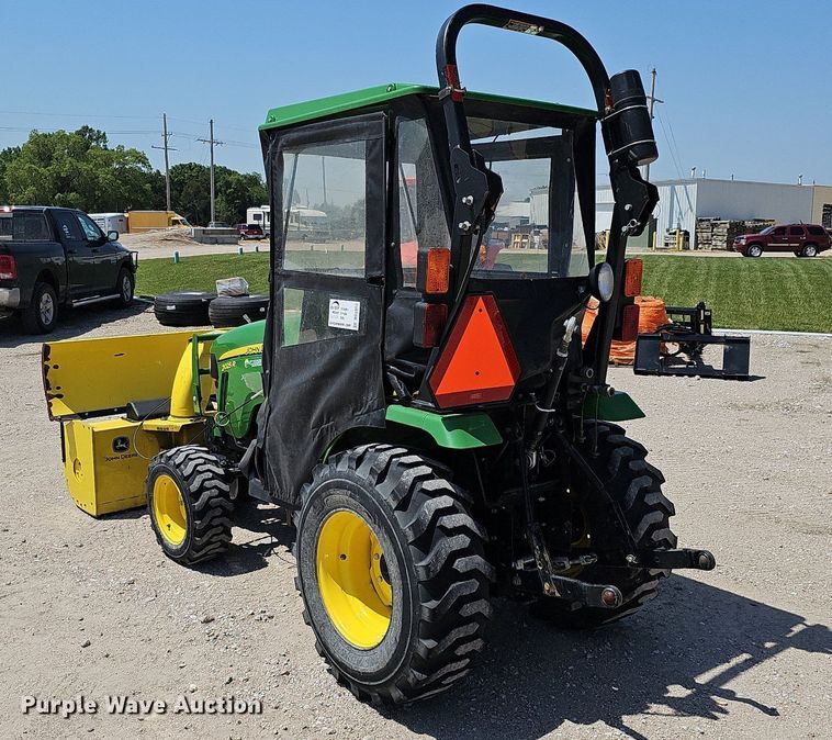 image for item DO2853 2015 John Deere 2025R  tractor