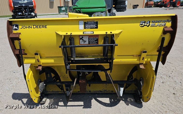 image for item DO2853 2015 John Deere 2025R  tractor