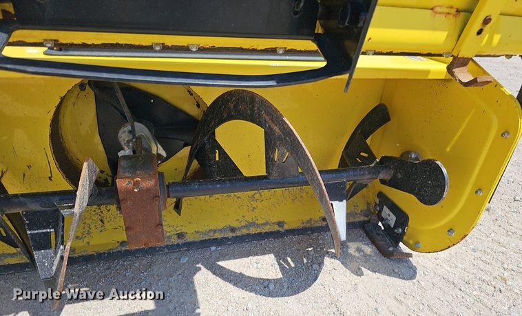 image for item DO2853 2015 John Deere 2025R  tractor