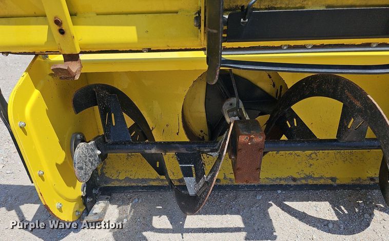 image for item DO2853 2015 John Deere 2025R  tractor