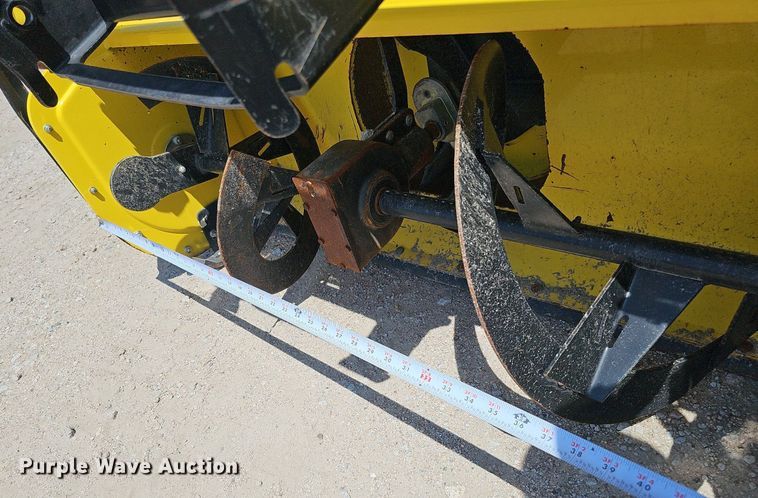 image for item DO2853 2015 John Deere 2025R  tractor