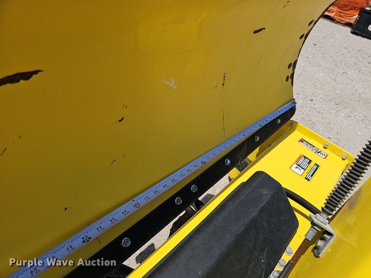 image for item DO2853 2015 John Deere 2025R  tractor