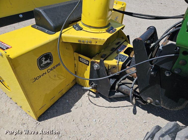 image for item DO2853 2015 John Deere 2025R  tractor