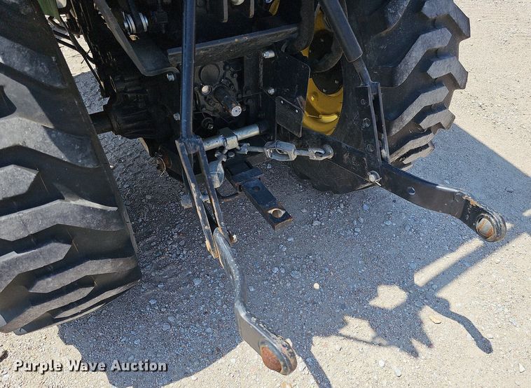 image for item DO2853 2015 John Deere 2025R  tractor