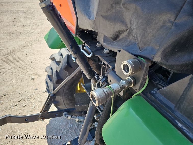 image for item DO2853 2015 John Deere 2025R  tractor