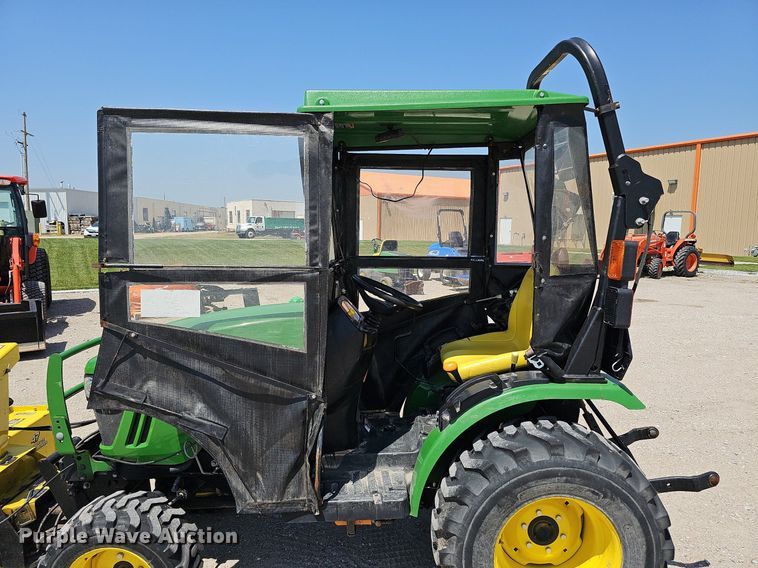 image for item DO2853 2015 John Deere 2025R  tractor