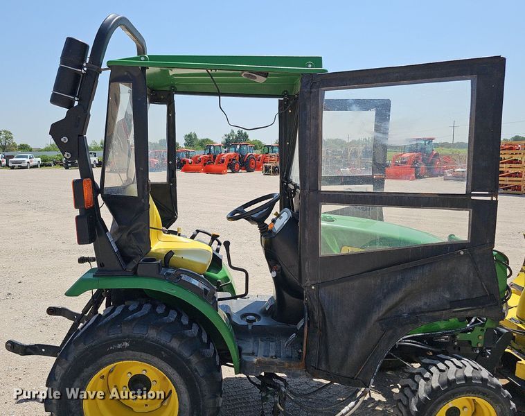 image for item DO2853 2015 John Deere 2025R  tractor