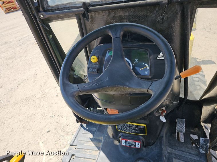 image for item DO2853 2015 John Deere 2025R  tractor