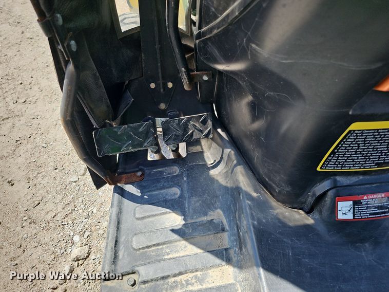 image for item DO2853 2015 John Deere 2025R  tractor