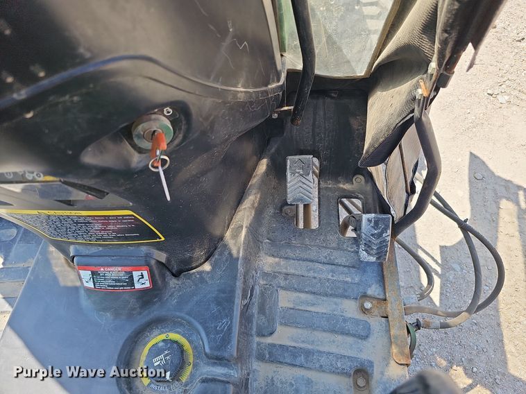 image for item DO2853 2015 John Deere 2025R  tractor