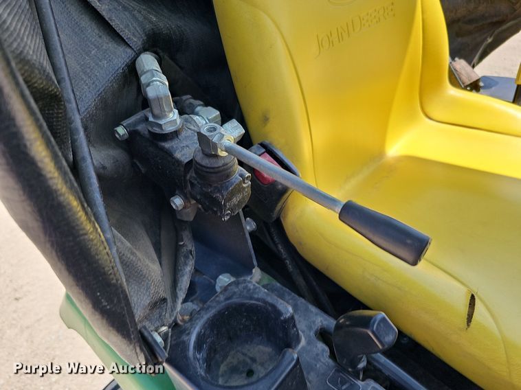 image for item DO2853 2015 John Deere 2025R  tractor