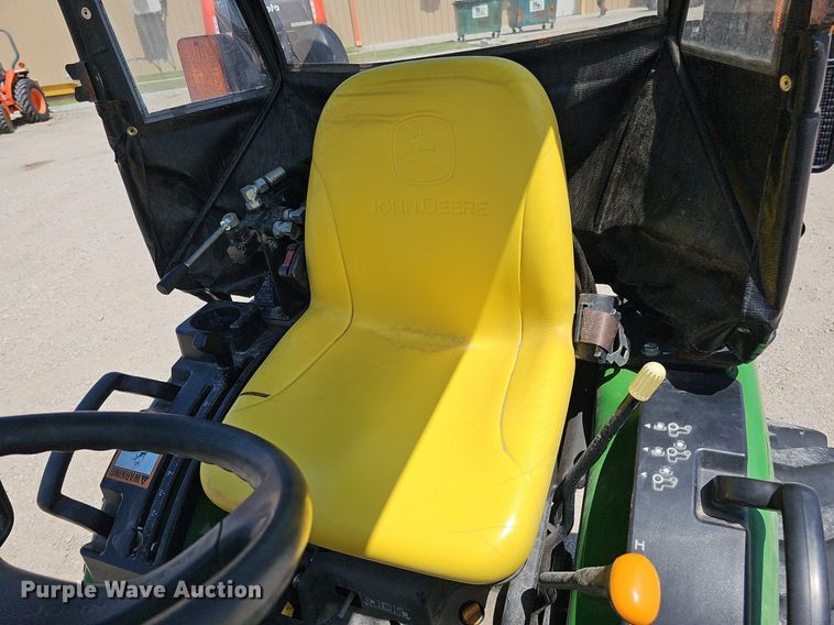 image for item DO2853 2015 John Deere 2025R  tractor