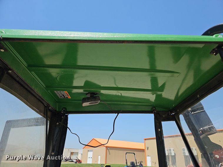 image for item DO2853 2015 John Deere 2025R  tractor