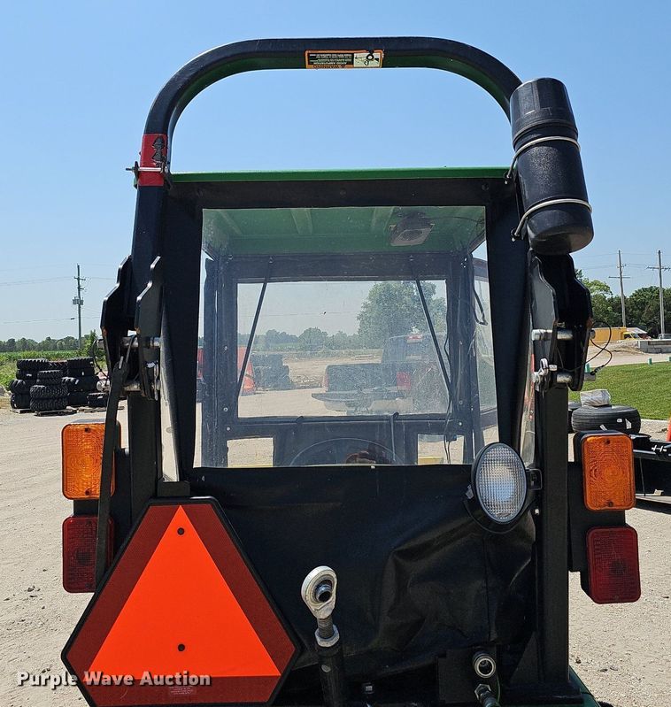 image for item DO2853 2015 John Deere 2025R  tractor