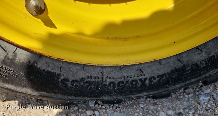 image for item DO2853 2015 John Deere 2025R  tractor