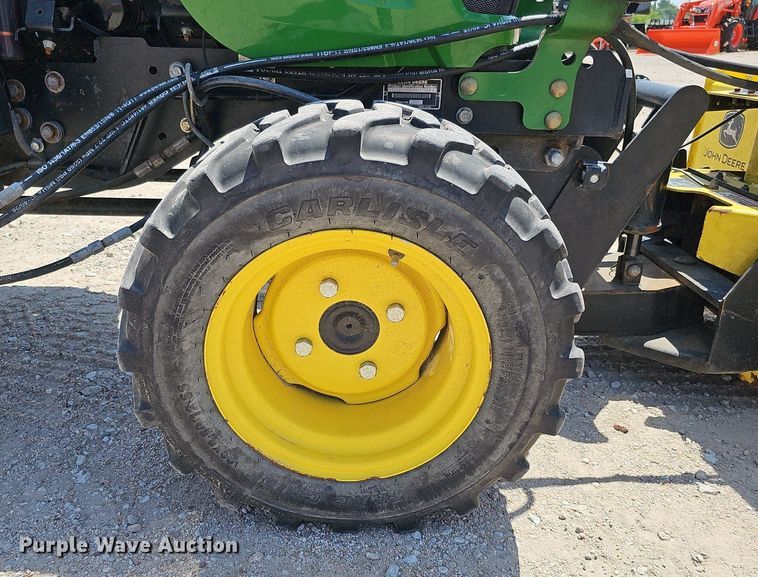 image for item DO2853 2015 John Deere 2025R  tractor