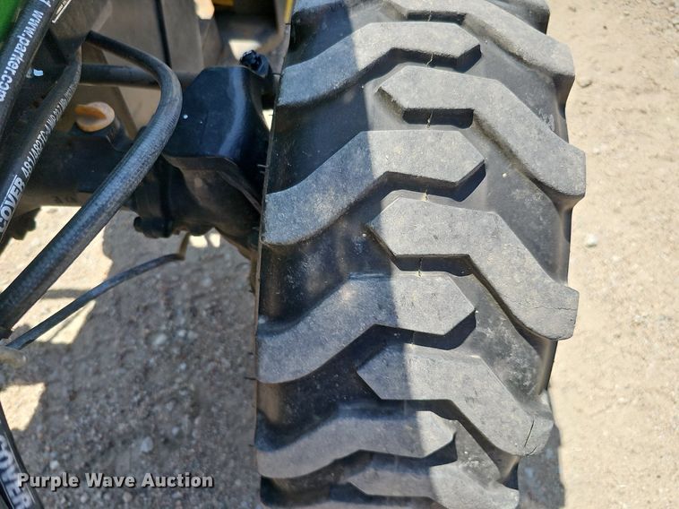 image for item DO2853 2015 John Deere 2025R  tractor