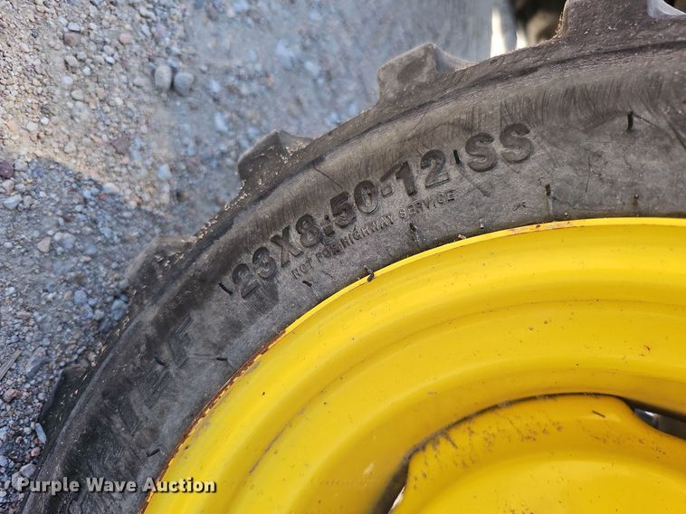 image for item DO2853 2015 John Deere 2025R  tractor