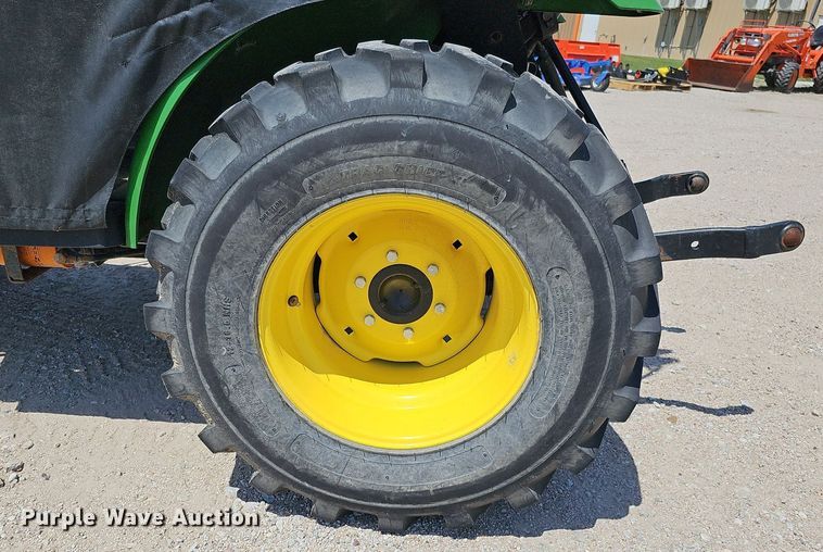 image for item DO2853 2015 John Deere 2025R  tractor