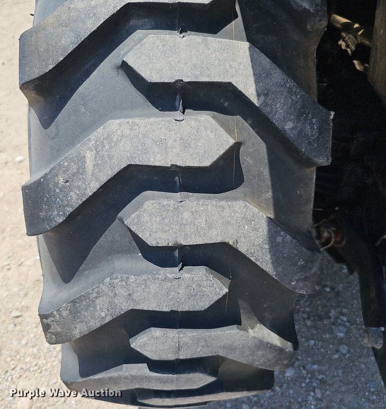 image for item DO2853 2015 John Deere 2025R  tractor