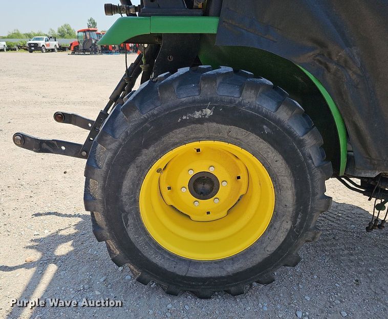 image for item DO2853 2015 John Deere 2025R  tractor