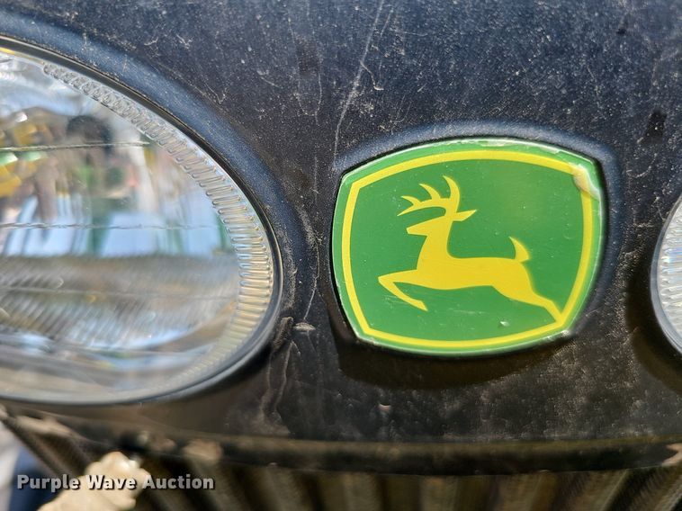 image for item DO2853 2015 John Deere 2025R  tractor