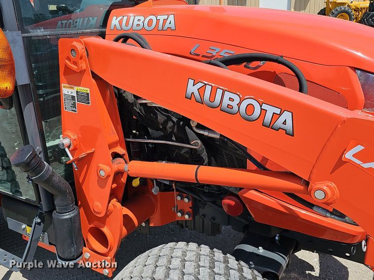 image for item DO2854 Kubota L3560 HST  tractor