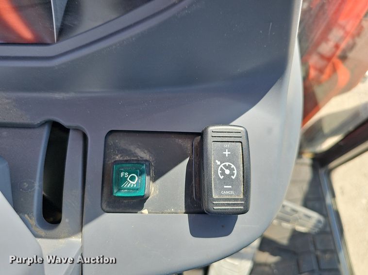 image for item DO2854 Kubota L3560 HST  tractor