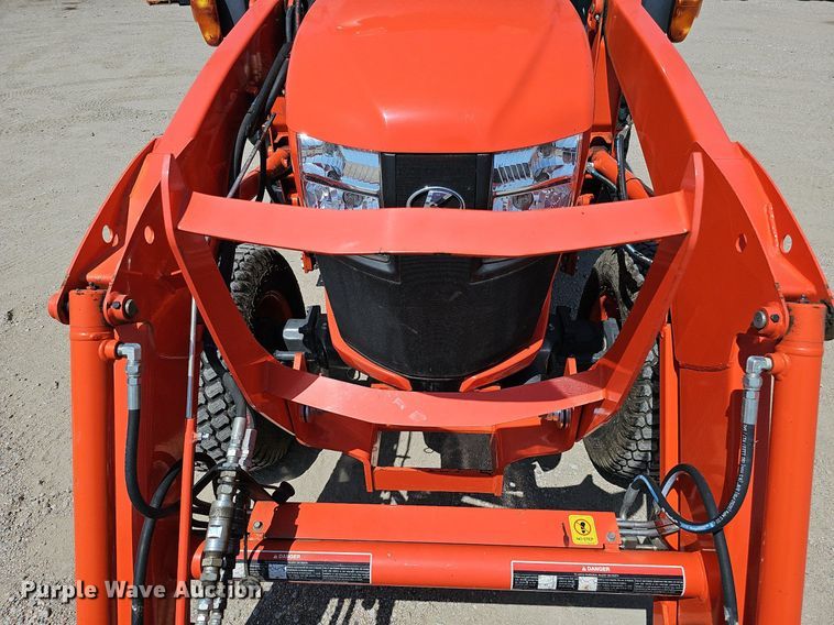 image for item DO2854 Kubota L3560 HST  tractor