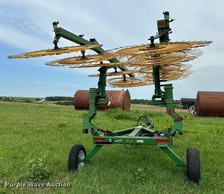 image for item DO5146 Ogden Hybrid Hay Runner  hay rake
